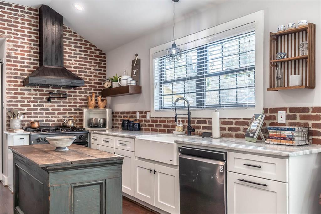 844 1 24th Street, Houston, Texas 77009, 3 Bedrooms Bedrooms, 5 Rooms Rooms,2 BathroomsBathrooms,Single-family,For Sale,24th,78935984