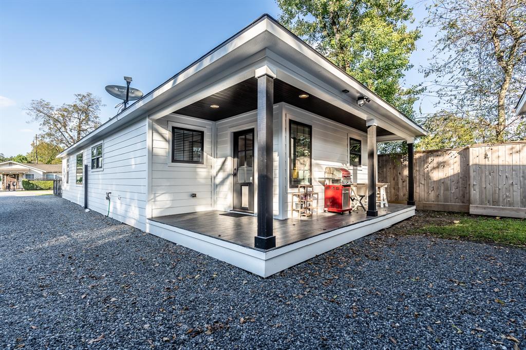 844 1 24th Street, Houston, Texas 77009, 3 Bedrooms Bedrooms, 5 Rooms Rooms,2 BathroomsBathrooms,Single-family,For Sale,24th,78935984