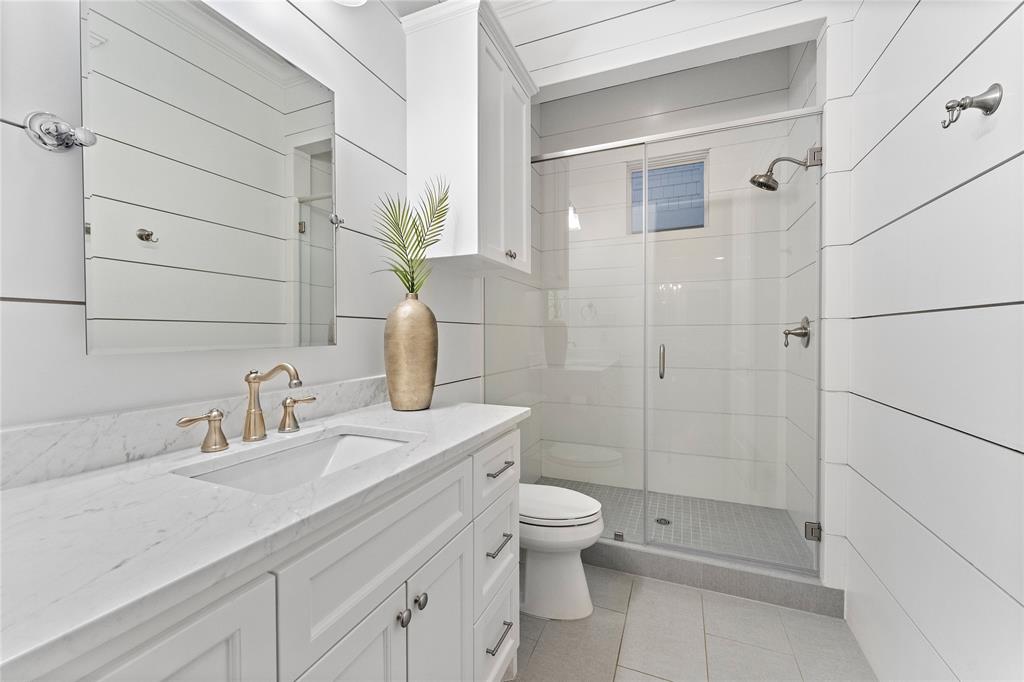 307 2 25th Street, Houston, Texas 77008, 4 Bedrooms Bedrooms, 8 Rooms Rooms,4 BathroomsBathrooms,Single-family,For Sale,25th,70071508