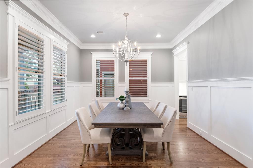 307 2 25th Street, Houston, Texas 77008, 4 Bedrooms Bedrooms, 8 Rooms Rooms,4 BathroomsBathrooms,Single-family,For Sale,25th,70071508