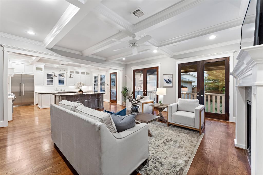 307 2 25th Street, Houston, Texas 77008, 4 Bedrooms Bedrooms, 8 Rooms Rooms,4 BathroomsBathrooms,Single-family,For Sale,25th,70071508