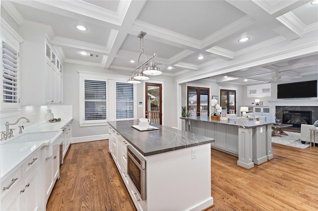 307 2 25th Street, Houston, Texas 77008, 4 Bedrooms Bedrooms, 8 Rooms Rooms,4 BathroomsBathrooms,Single-family,For Sale,25th,70071508