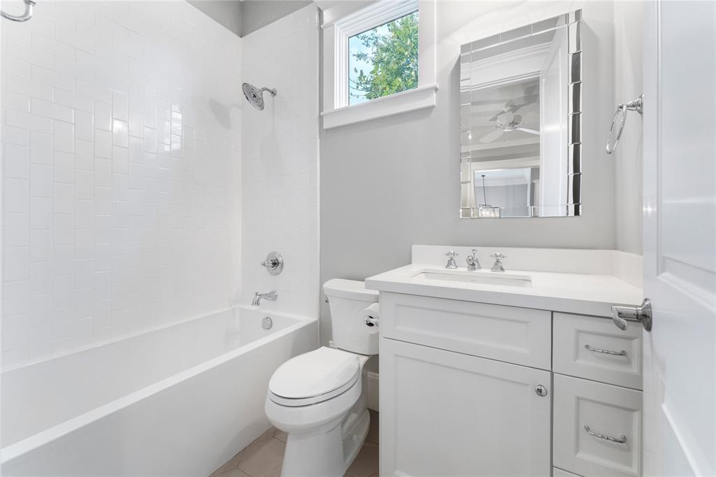 307 2 25th Street, Houston, Texas 77008, 4 Bedrooms Bedrooms, 8 Rooms Rooms,4 BathroomsBathrooms,Single-family,For Sale,25th,70071508