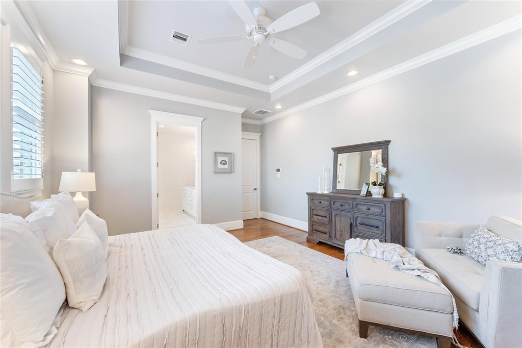 307 2 25th Street, Houston, Texas 77008, 4 Bedrooms Bedrooms, 8 Rooms Rooms,4 BathroomsBathrooms,Single-family,For Sale,25th,70071508