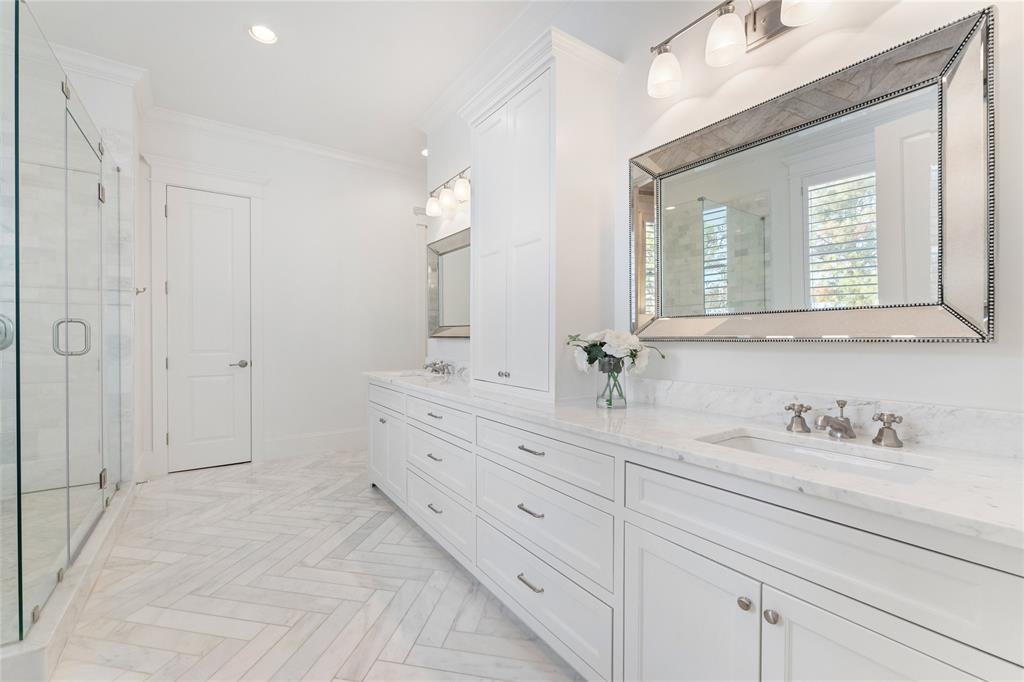 307 2 25th Street, Houston, Texas 77008, 4 Bedrooms Bedrooms, 8 Rooms Rooms,4 BathroomsBathrooms,Single-family,For Sale,25th,70071508