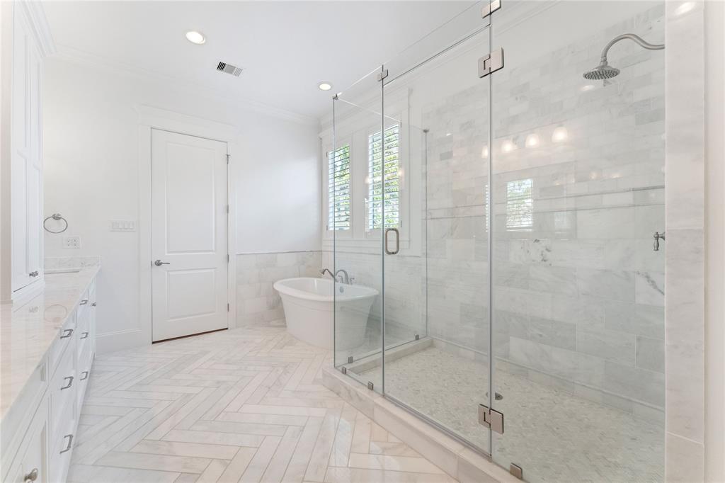 307 2 25th Street, Houston, Texas 77008, 4 Bedrooms Bedrooms, 8 Rooms Rooms,4 BathroomsBathrooms,Single-family,For Sale,25th,70071508