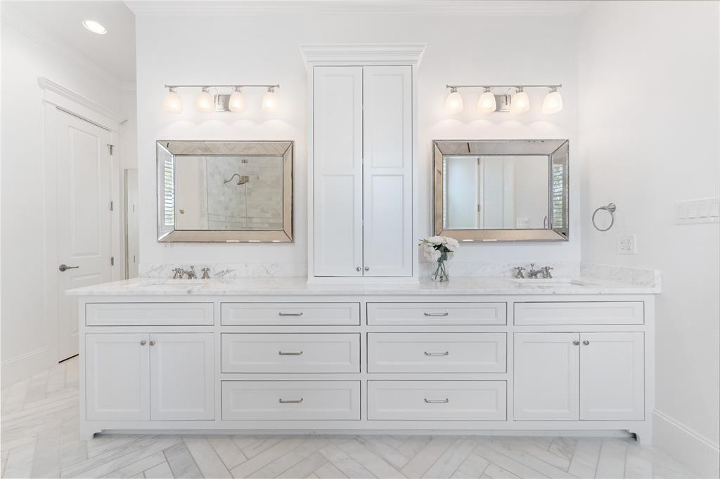 307 2 25th Street, Houston, Texas 77008, 4 Bedrooms Bedrooms, 8 Rooms Rooms,4 BathroomsBathrooms,Single-family,For Sale,25th,70071508