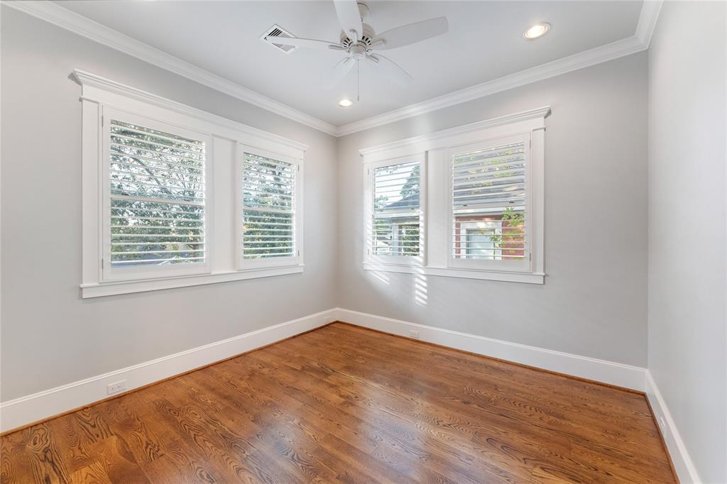 307 2 25th Street, Houston, Texas 77008, 4 Bedrooms Bedrooms, 8 Rooms Rooms,4 BathroomsBathrooms,Single-family,For Sale,25th,70071508