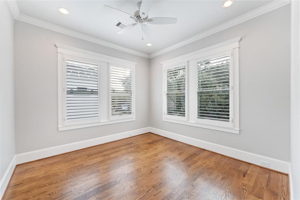 307 2 25th Street, Houston, Texas 77008, 4 Bedrooms Bedrooms, 8 Rooms Rooms,4 BathroomsBathrooms,Single-family,For Sale,25th,70071508