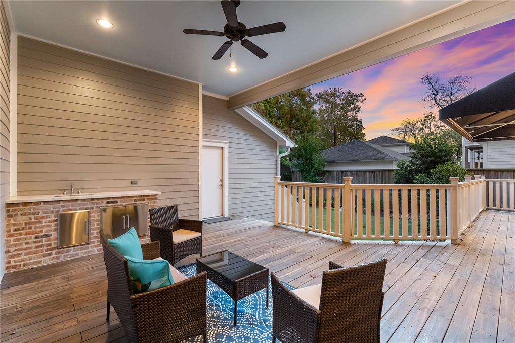 307 2 25th Street, Houston, Texas 77008, 4 Bedrooms Bedrooms, 8 Rooms Rooms,4 BathroomsBathrooms,Single-family,For Sale,25th,70071508