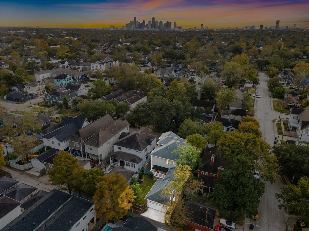 307 2 25th Street, Houston, Texas 77008, 4 Bedrooms Bedrooms, 8 Rooms Rooms,4 BathroomsBathrooms,Single-family,For Sale,25th,70071508
