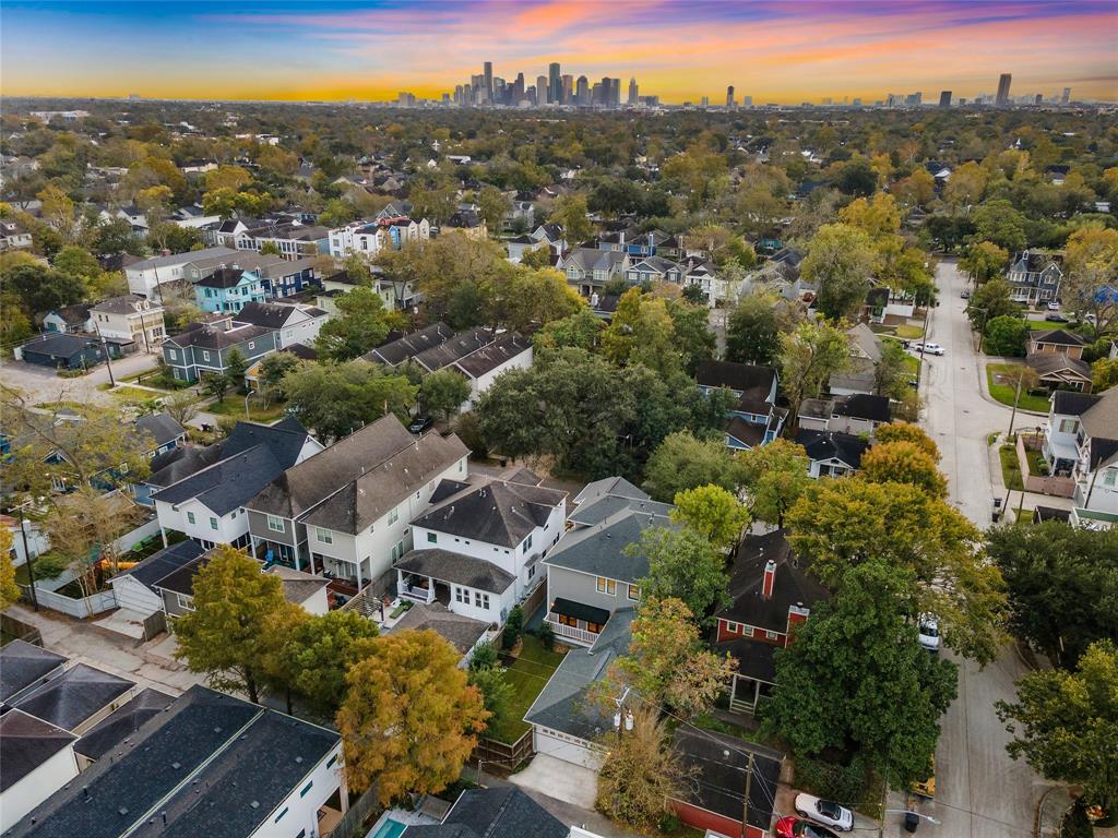 307 2 25th Street, Houston, Texas 77008, 4 Bedrooms Bedrooms, 8 Rooms Rooms,4 BathroomsBathrooms,Single-family,For Sale,25th,70071508
