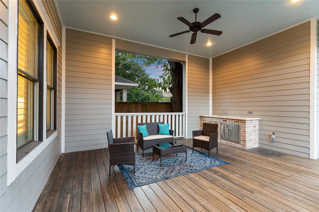 307 2 25th Street, Houston, Texas 77008, 4 Bedrooms Bedrooms, 8 Rooms Rooms,4 BathroomsBathrooms,Single-family,For Sale,25th,70071508