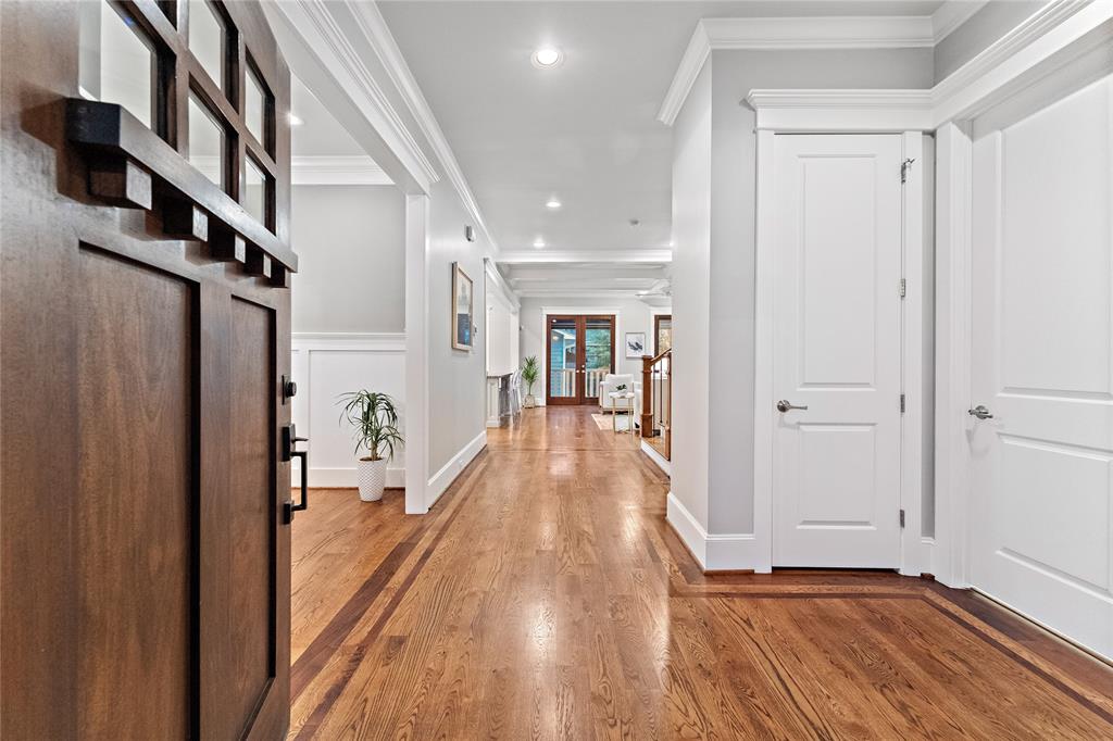 307 2 25th Street, Houston, Texas 77008, 4 Bedrooms Bedrooms, 8 Rooms Rooms,4 BathroomsBathrooms,Single-family,For Sale,25th,70071508