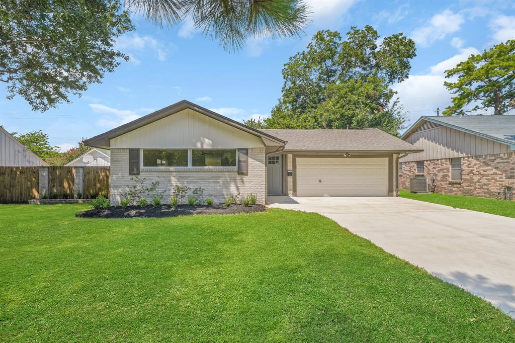 1211 1 Wisterwood Drive, Houston, Texas 77043, 3 Bedrooms Bedrooms, 3 Rooms Rooms,2 BathroomsBathrooms,Single-family,For Sale,Wisterwood,57840932