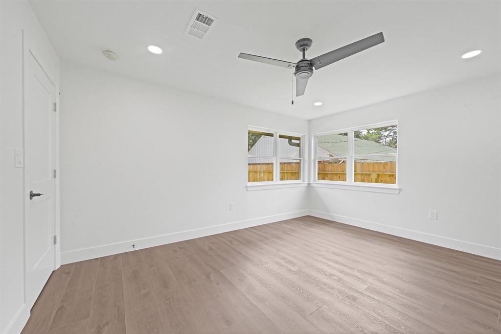 1211 1 Wisterwood Drive, Houston, Texas 77043, 3 Bedrooms Bedrooms, 3 Rooms Rooms,2 BathroomsBathrooms,Single-family,For Sale,Wisterwood,57840932