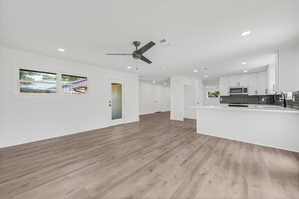 1211 1 Wisterwood Drive, Houston, Texas 77043, 3 Bedrooms Bedrooms, 3 Rooms Rooms,2 BathroomsBathrooms,Single-family,For Sale,Wisterwood,57840932