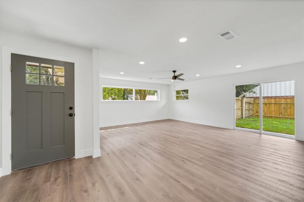 1211 1 Wisterwood Drive, Houston, Texas 77043, 3 Bedrooms Bedrooms, 3 Rooms Rooms,2 BathroomsBathrooms,Single-family,For Sale,Wisterwood,57840932