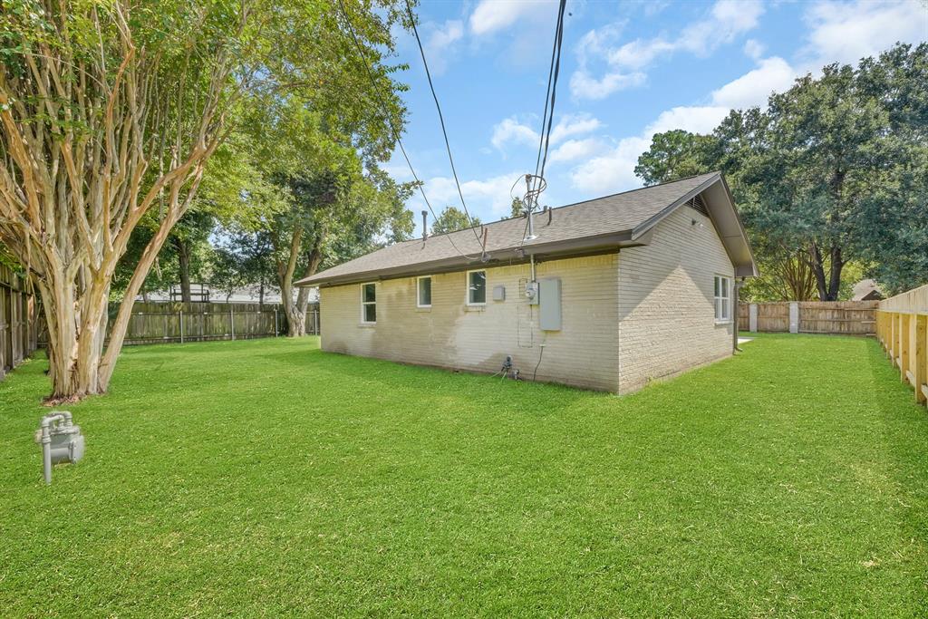 1211 1 Wisterwood Drive, Houston, Texas 77043, 3 Bedrooms Bedrooms, 3 Rooms Rooms,2 BathroomsBathrooms,Single-family,For Sale,Wisterwood,57840932