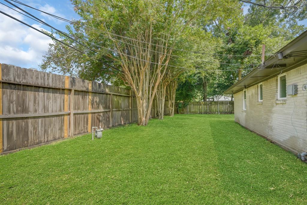 1211 1 Wisterwood Drive, Houston, Texas 77043, 3 Bedrooms Bedrooms, 3 Rooms Rooms,2 BathroomsBathrooms,Single-family,For Sale,Wisterwood,57840932
