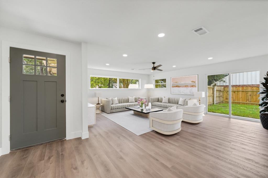 1211 1 Wisterwood Drive, Houston, Texas 77043, 3 Bedrooms Bedrooms, 3 Rooms Rooms,2 BathroomsBathrooms,Single-family,For Sale,Wisterwood,57840932