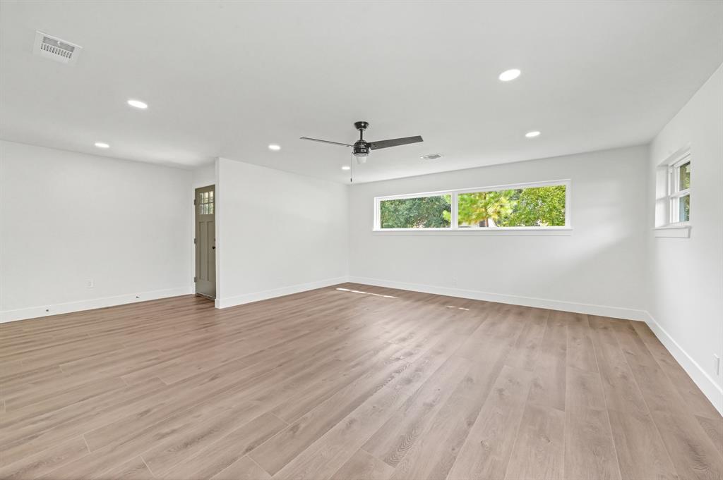 1211 1 Wisterwood Drive, Houston, Texas 77043, 3 Bedrooms Bedrooms, 3 Rooms Rooms,2 BathroomsBathrooms,Single-family,For Sale,Wisterwood,57840932