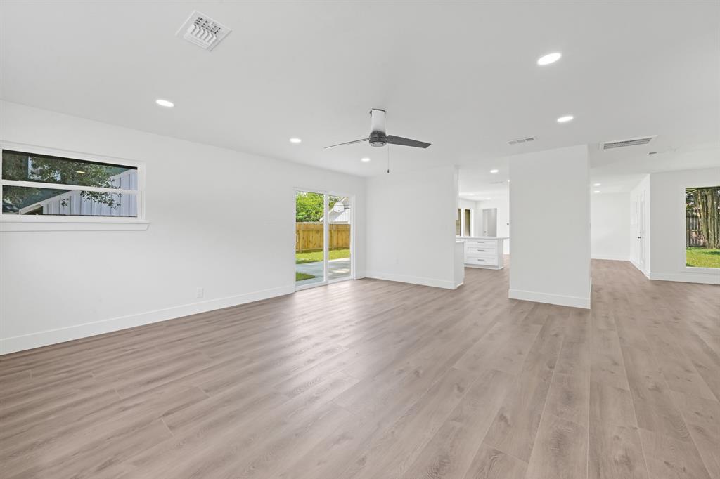 1211 1 Wisterwood Drive, Houston, Texas 77043, 3 Bedrooms Bedrooms, 3 Rooms Rooms,2 BathroomsBathrooms,Single-family,For Sale,Wisterwood,57840932