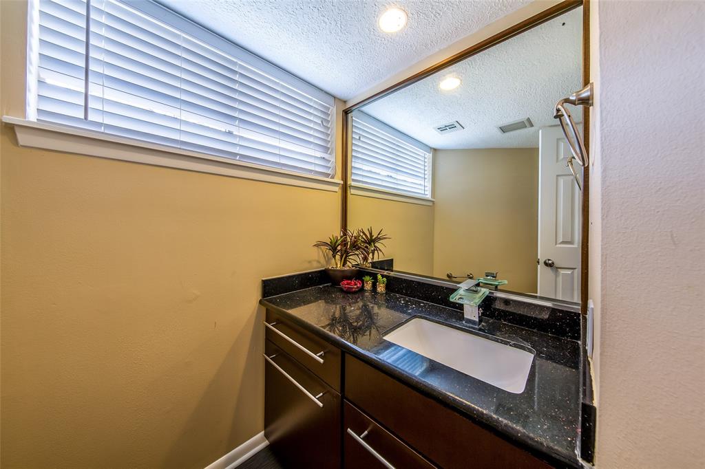 715 2 St Ives Court, Houston, Texas 77079, 4 Bedrooms Bedrooms, 10 Rooms Rooms,2 BathroomsBathrooms,Single-family,For Sale,St Ives,53489393