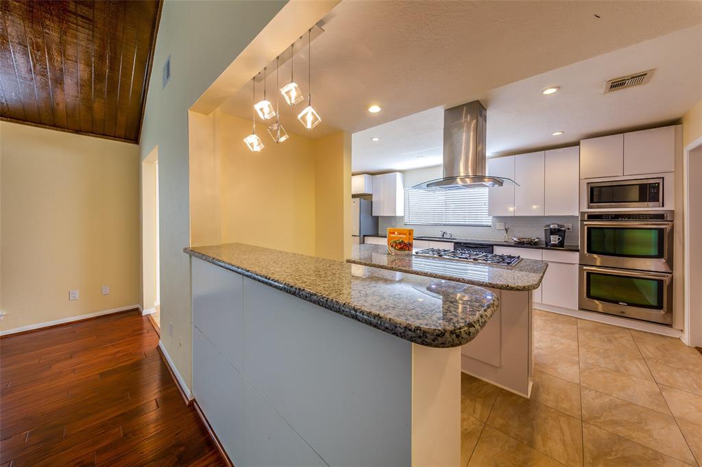 715 2 St Ives Court, Houston, Texas 77079, 4 Bedrooms Bedrooms, 10 Rooms Rooms,2 BathroomsBathrooms,Single-family,For Sale,St Ives,53489393
