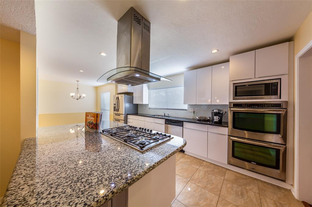 715 2 St Ives Court, Houston, Texas 77079, 4 Bedrooms Bedrooms, 10 Rooms Rooms,2 BathroomsBathrooms,Single-family,For Sale,St Ives,53489393