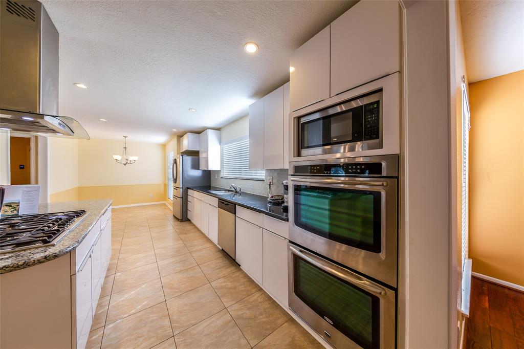 715 2 St Ives Court, Houston, Texas 77079, 4 Bedrooms Bedrooms, 10 Rooms Rooms,2 BathroomsBathrooms,Single-family,For Sale,St Ives,53489393