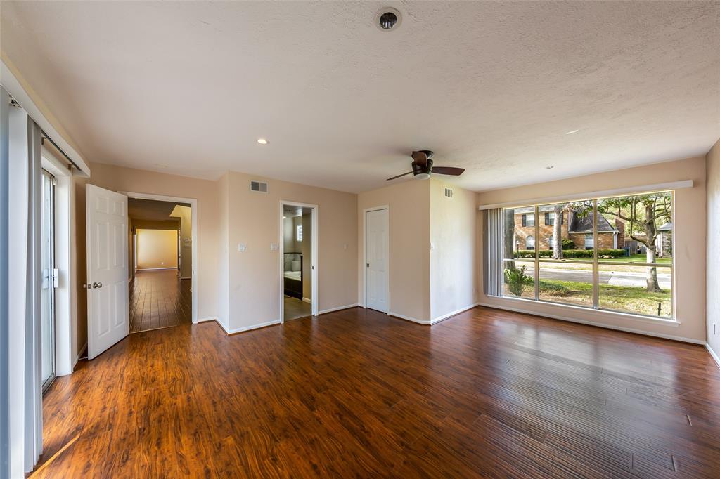 715 2 St Ives Court, Houston, Texas 77079, 4 Bedrooms Bedrooms, 10 Rooms Rooms,2 BathroomsBathrooms,Single-family,For Sale,St Ives,53489393