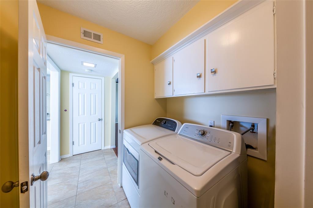715 2 St Ives Court, Houston, Texas 77079, 4 Bedrooms Bedrooms, 10 Rooms Rooms,2 BathroomsBathrooms,Single-family,For Sale,St Ives,53489393