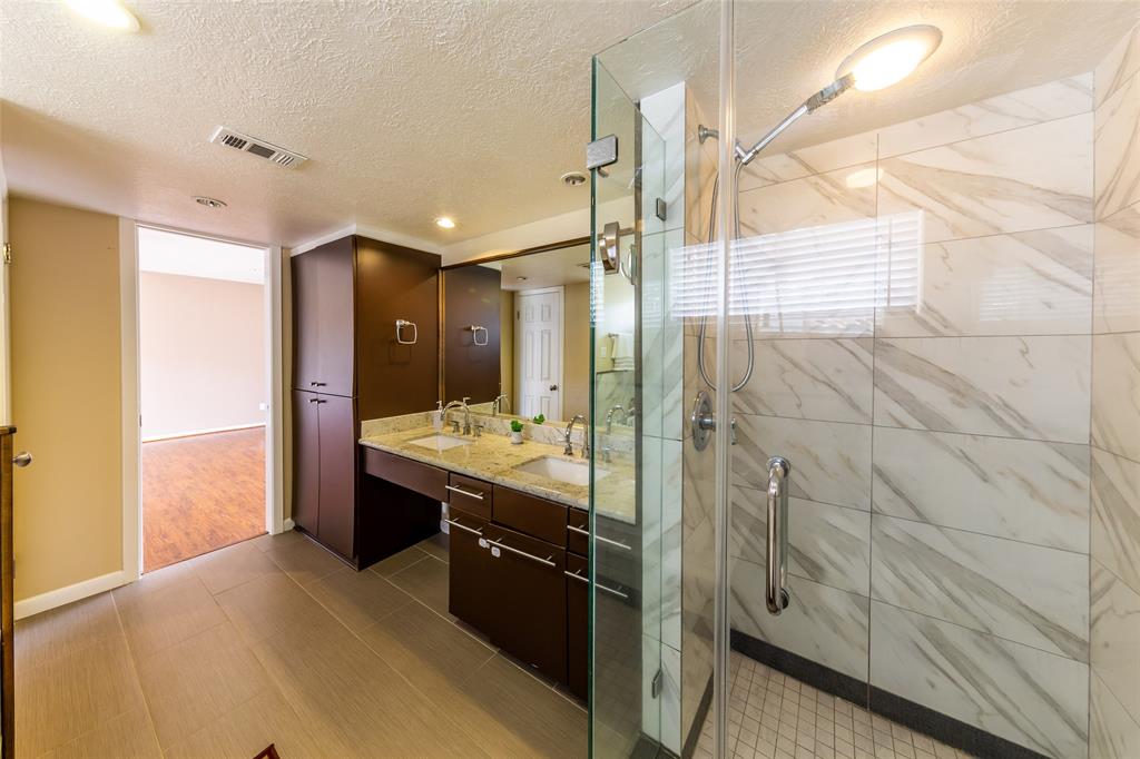 715 2 St Ives Court, Houston, Texas 77079, 4 Bedrooms Bedrooms, 10 Rooms Rooms,2 BathroomsBathrooms,Single-family,For Sale,St Ives,53489393