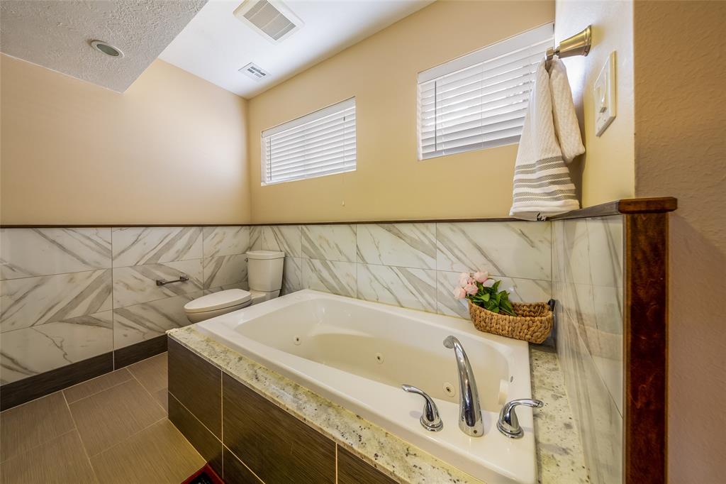 715 2 St Ives Court, Houston, Texas 77079, 4 Bedrooms Bedrooms, 10 Rooms Rooms,2 BathroomsBathrooms,Single-family,For Sale,St Ives,53489393
