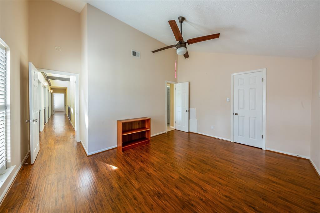 715 2 St Ives Court, Houston, Texas 77079, 4 Bedrooms Bedrooms, 10 Rooms Rooms,2 BathroomsBathrooms,Single-family,For Sale,St Ives,53489393