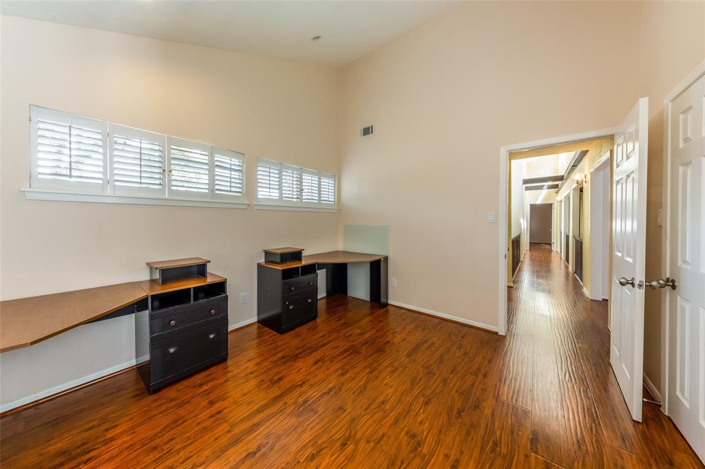 715 2 St Ives Court, Houston, Texas 77079, 4 Bedrooms Bedrooms, 10 Rooms Rooms,2 BathroomsBathrooms,Single-family,For Sale,St Ives,53489393
