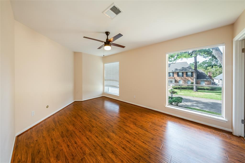 715 2 St Ives Court, Houston, Texas 77079, 4 Bedrooms Bedrooms, 10 Rooms Rooms,2 BathroomsBathrooms,Single-family,For Sale,St Ives,53489393