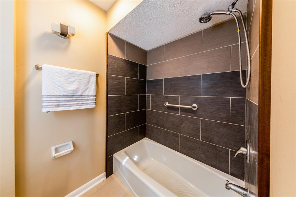 715 2 St Ives Court, Houston, Texas 77079, 4 Bedrooms Bedrooms, 10 Rooms Rooms,2 BathroomsBathrooms,Single-family,For Sale,St Ives,53489393