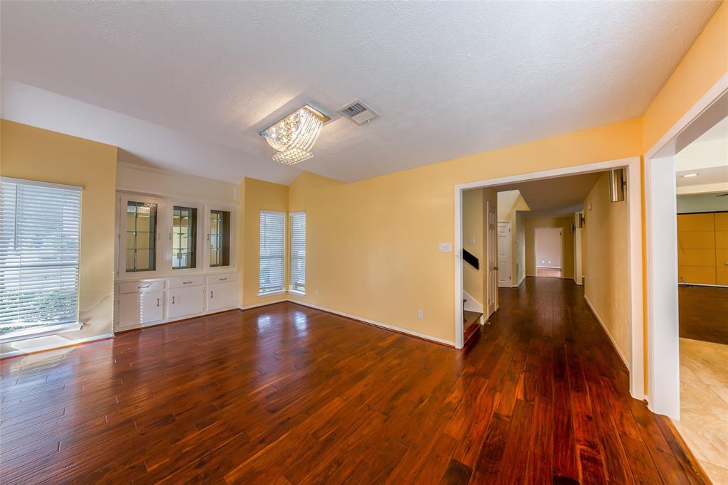 715 2 St Ives Court, Houston, Texas 77079, 4 Bedrooms Bedrooms, 10 Rooms Rooms,2 BathroomsBathrooms,Single-family,For Sale,St Ives,53489393