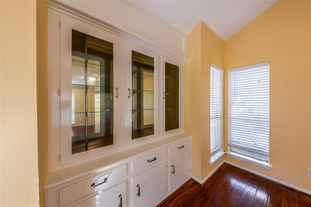 715 2 St Ives Court, Houston, Texas 77079, 4 Bedrooms Bedrooms, 10 Rooms Rooms,2 BathroomsBathrooms,Single-family,For Sale,St Ives,53489393