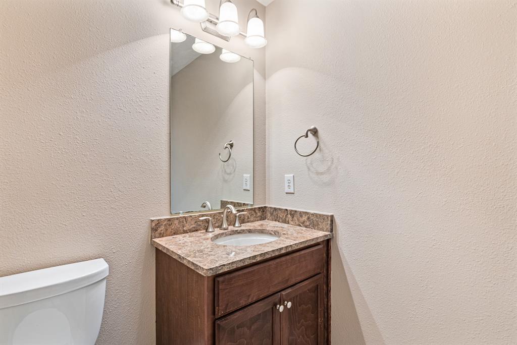 5945 2 Whispering Lakes Drive, Katy, Texas 77493, 5 Bedrooms Bedrooms, 12 Rooms Rooms,3 BathroomsBathrooms,Single-family,For Sale,Whispering Lakes,767182