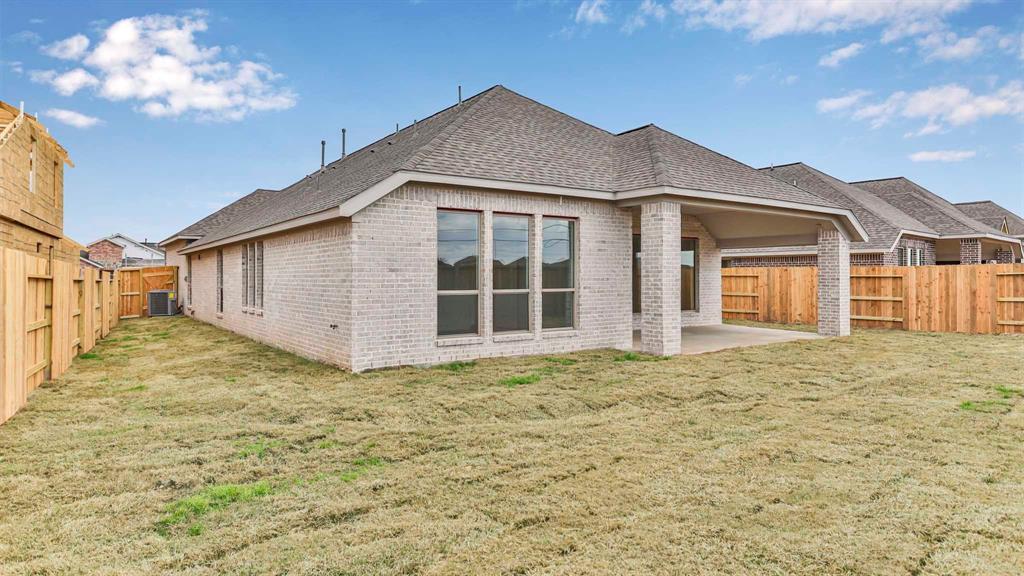 5610 1 Vintage Oaks Lane, Manvel, Texas 77578, 4 Bedrooms Bedrooms, 7 Rooms Rooms,3 BathroomsBathrooms,Single-family,For Sale,Vintage Oaks,29988982