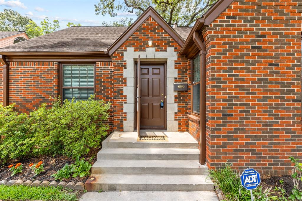 6626 1 Rockbridge Lane, Houston, Texas 77023, 3 Bedrooms Bedrooms, 5 Rooms Rooms,2 BathroomsBathrooms,Single-family,For Sale,Rockbridge,32620101