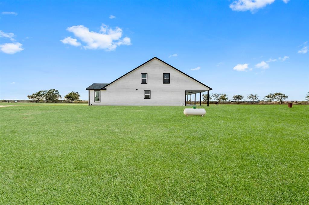 17237 2 Hughes Road, Guy, Texas 77444, 6 Bedrooms Bedrooms, 9 Rooms Rooms,3 BathroomsBathrooms,Country Homes/acreage,For Sale,Hughes,73053003