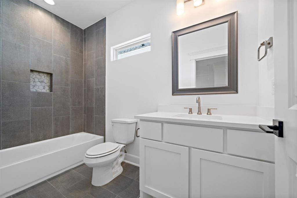 324 2 28th Street, Houston, Texas 77008, 3 Bedrooms Bedrooms, 8 Rooms Rooms,2 BathroomsBathrooms,Single-family,For Sale,28th,82185323
