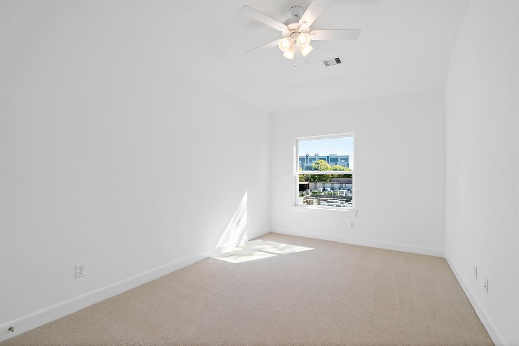 324 2 28th Street, Houston, Texas 77008, 3 Bedrooms Bedrooms, 8 Rooms Rooms,2 BathroomsBathrooms,Single-family,For Sale,28th,82185323