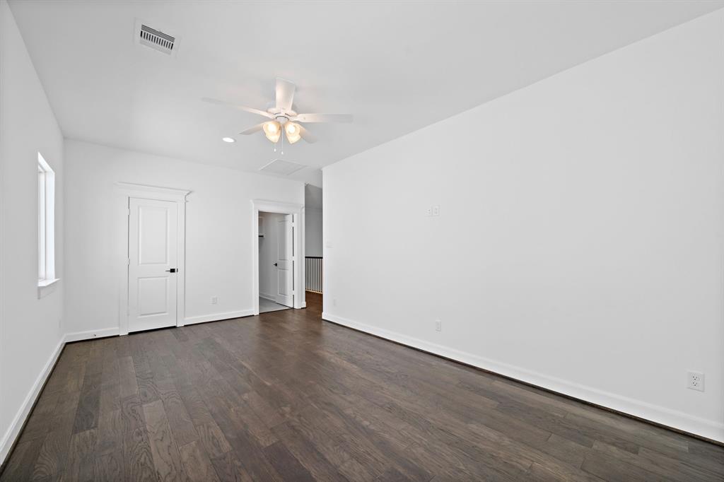 324 2 28th Street, Houston, Texas 77008, 3 Bedrooms Bedrooms, 8 Rooms Rooms,2 BathroomsBathrooms,Single-family,For Sale,28th,82185323