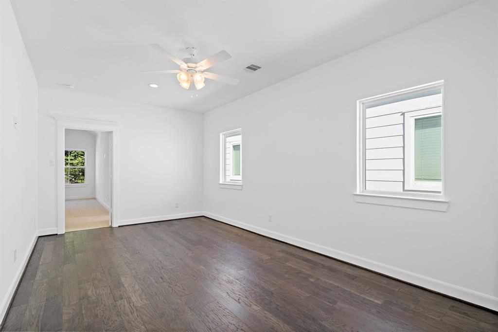 324 2 28th Street, Houston, Texas 77008, 3 Bedrooms Bedrooms, 8 Rooms Rooms,2 BathroomsBathrooms,Single-family,For Sale,28th,82185323