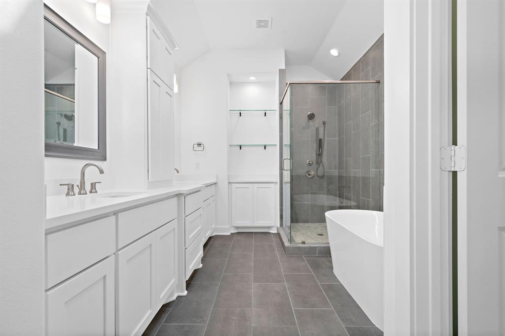 324 2 28th Street, Houston, Texas 77008, 3 Bedrooms Bedrooms, 8 Rooms Rooms,2 BathroomsBathrooms,Single-family,For Sale,28th,82185323